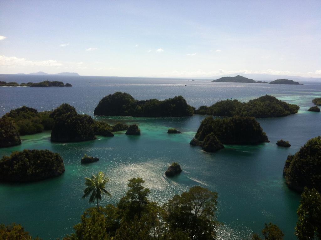Raja Ampat Dive Resort Tapokreng Exterior photo