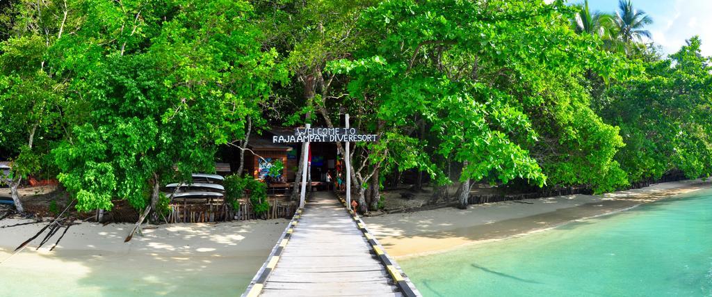 Raja Ampat Dive Resort Tapokreng Exterior photo