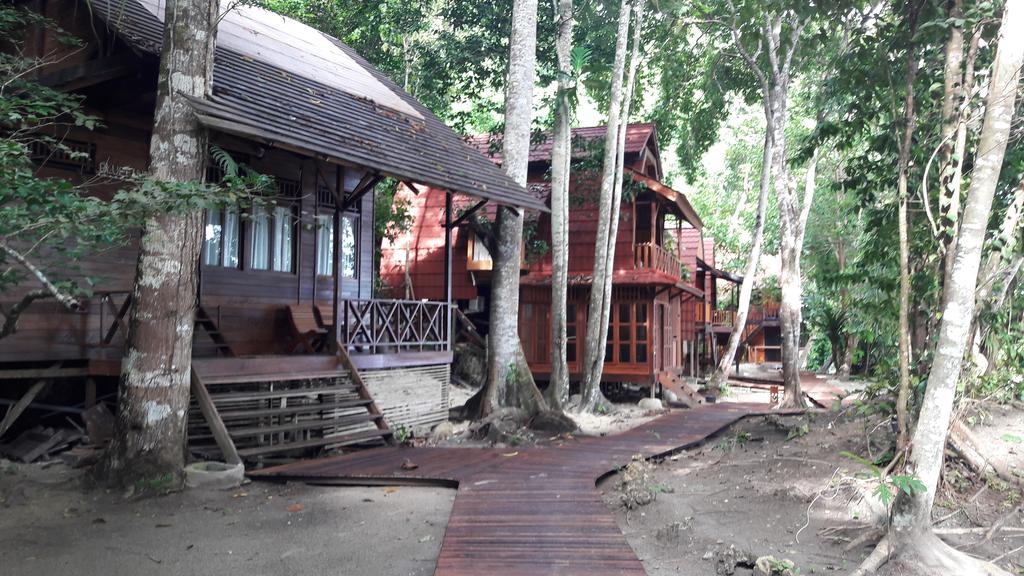 Raja Ampat Dive Resort Tapokreng Exterior photo