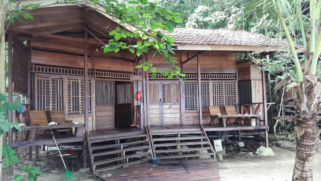 Raja Ampat Dive Resort Tapokreng Exterior photo