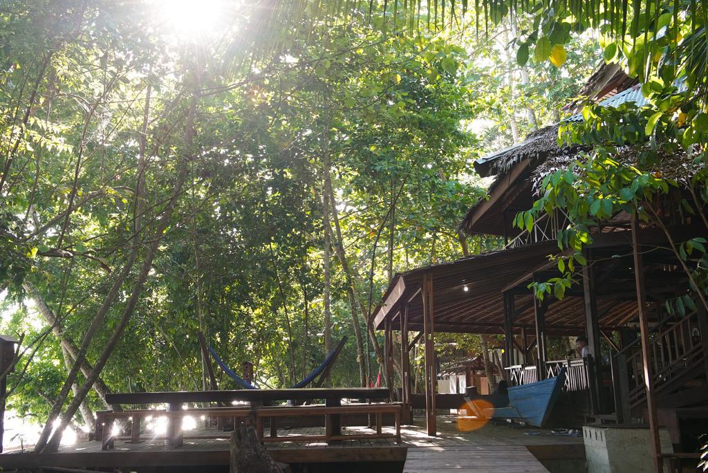 Raja Ampat Dive Resort Tapokreng Exterior photo