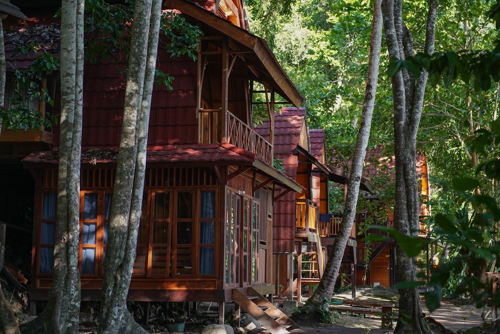 Raja Ampat Dive Resort Tapokreng Exterior photo