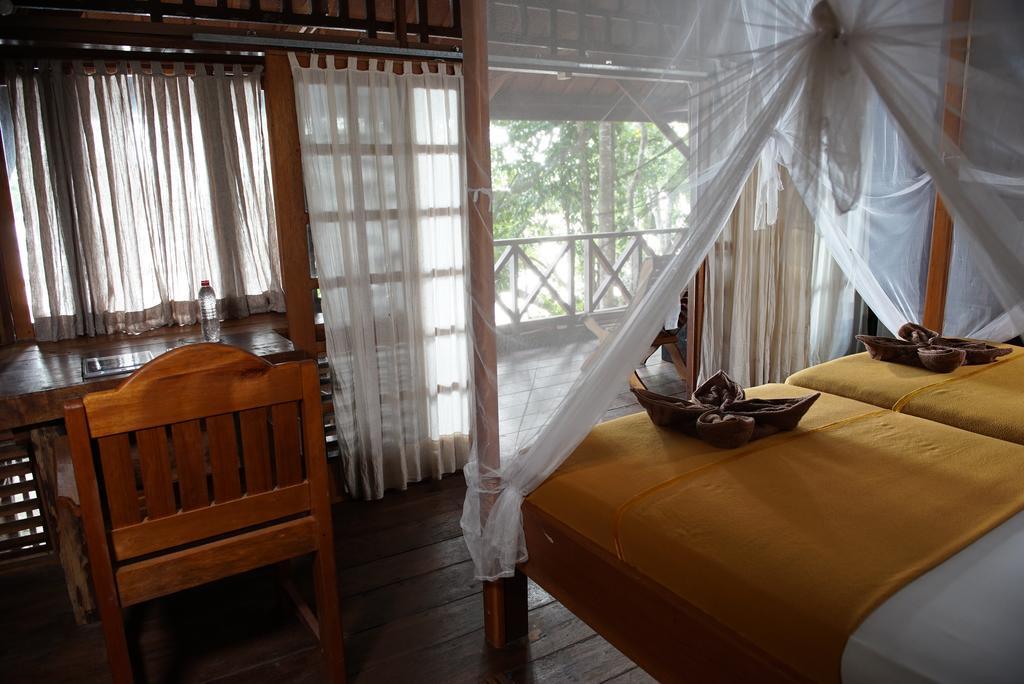 Raja Ampat Dive Resort Tapokreng Exterior photo